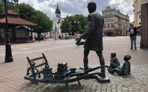 Pomnik Stefana Żeromskiego w Konstancinie-Jeziornej